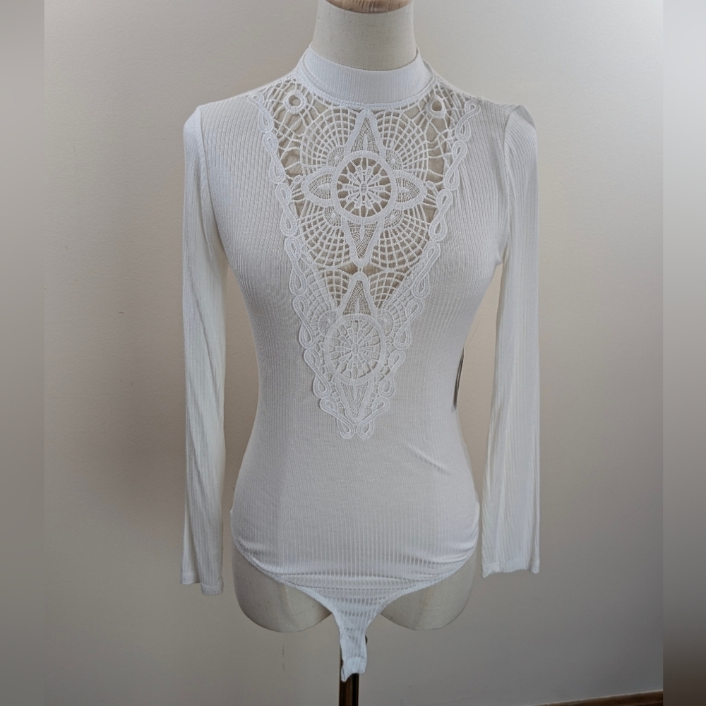 Charlotte Russe Women's Size Small White Lace Front Long Sleeve Bodysuit, NWT